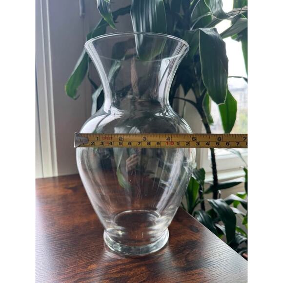 *Value* Gorgeous Tall 10.5" Decorative Centerpiece Glass Flower Vase - Picture 3 of 5